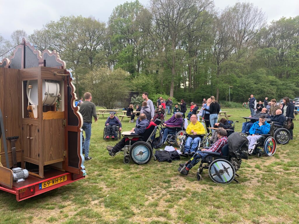 Sherpa wensboom draaiorgel ijscokar